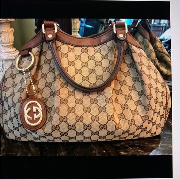 Vintage Authentic Gucci hobo bag . - Picture 2 of 5
